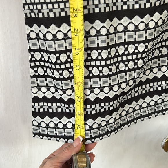 Black and white 3/4 sleeve dress - Picture 4 of 6